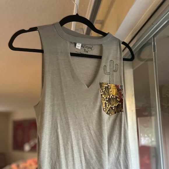 Upcycled Embroidered T-shirt - Picture 2 of 4